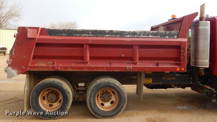 image for item MX9822 2010 International WorkStar 7600  dump truck