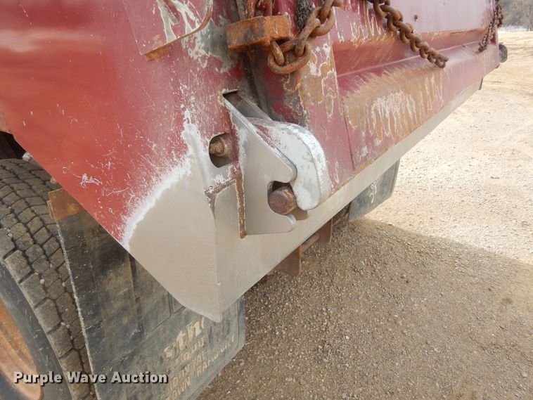 image for item MX9822 2010 International WorkStar 7600  dump truck