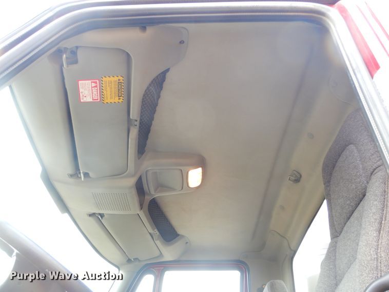 image for item MX9822 2010 International WorkStar 7600  dump truck