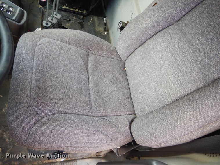 image for item MX9822 2010 International WorkStar 7600  dump truck