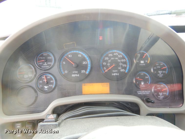 image for item MX9822 2010 International WorkStar 7600  dump truck