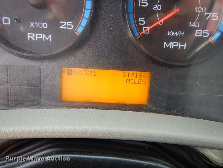 image for item MX9822 2010 International WorkStar 7600  dump truck