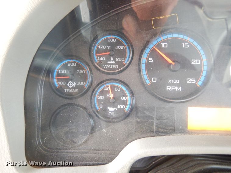 image for item MX9822 2010 International WorkStar 7600  dump truck