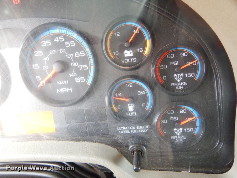 image for item MX9822 2010 International WorkStar 7600  dump truck