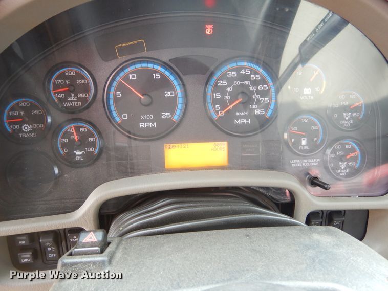 image for item MX9822 2010 International WorkStar 7600  dump truck