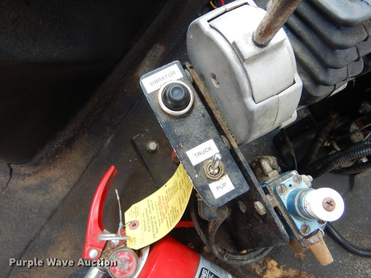 image for item MX9822 2010 International WorkStar 7600  dump truck