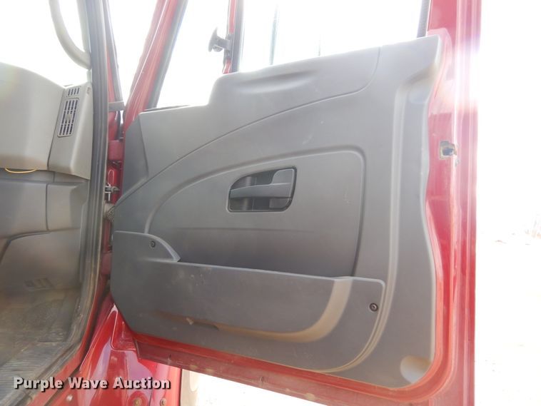 image for item MX9822 2010 International WorkStar 7600  dump truck