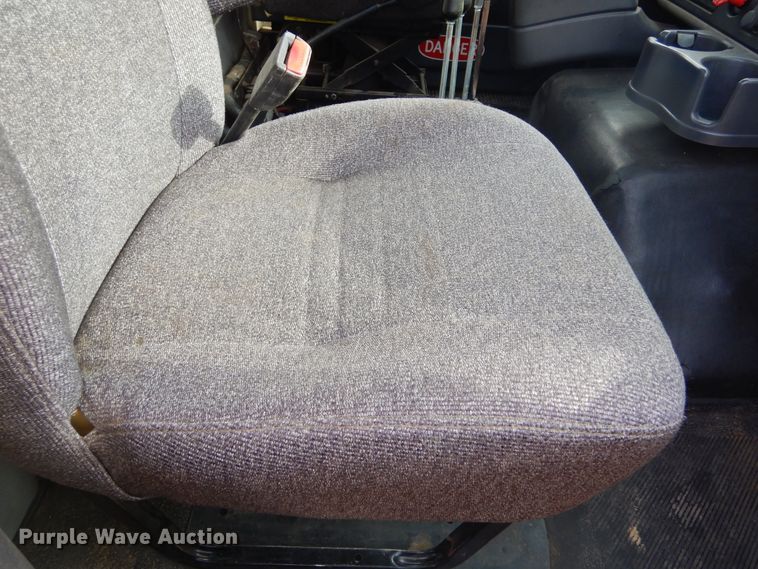 image for item MX9822 2010 International WorkStar 7600  dump truck