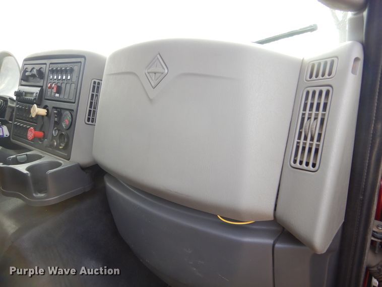 image for item MX9822 2010 International WorkStar 7600  dump truck