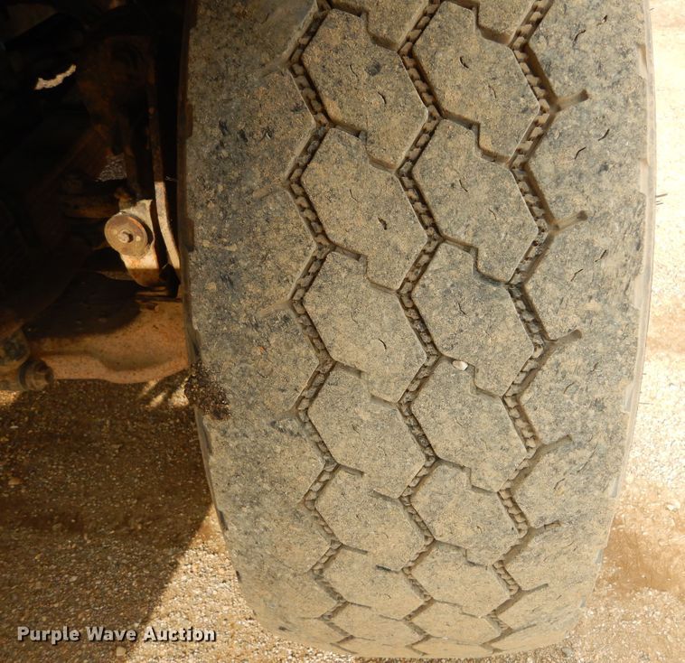 image for item MX9822 2010 International WorkStar 7600  dump truck