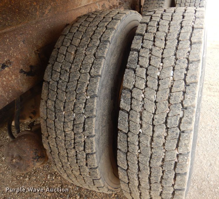 image for item MX9822 2010 International WorkStar 7600  dump truck