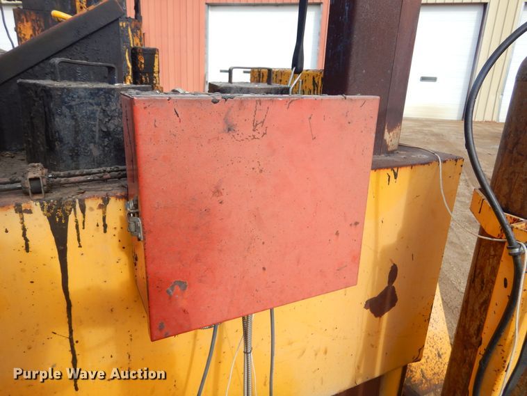 image for item MX9828 1990 Cimline 200 Melter  melter/applicator