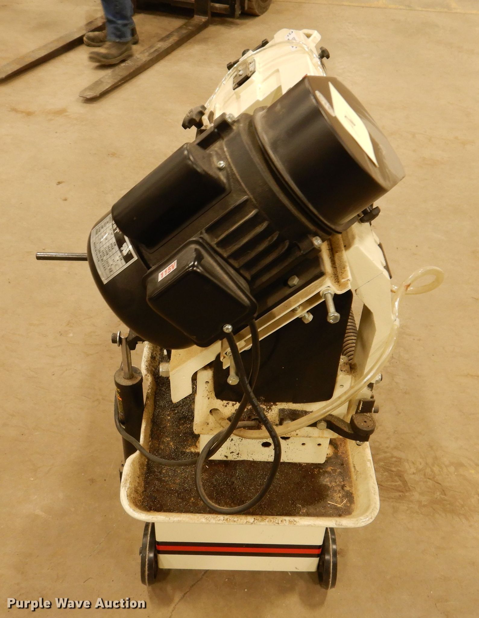 Jet HVBS7MW band saw in Des Moines, IA Item KG9944 sold Purple Wave