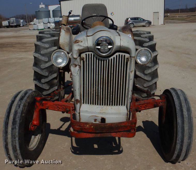 image for item DE7522 Ford 800 Series  tractor