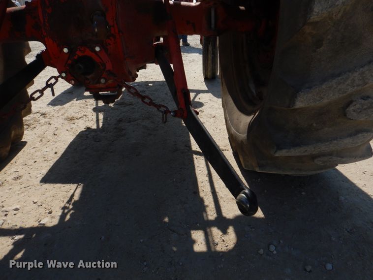 image for item DE7522 Ford 800 Series  tractor