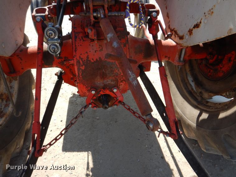 image for item DE7522 Ford 800 Series  tractor