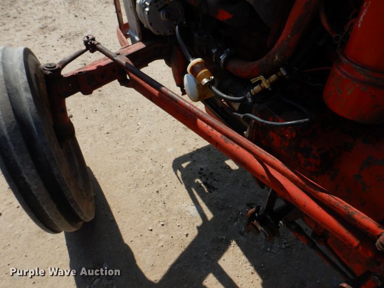 image for item DE7522 Ford 800 Series  tractor