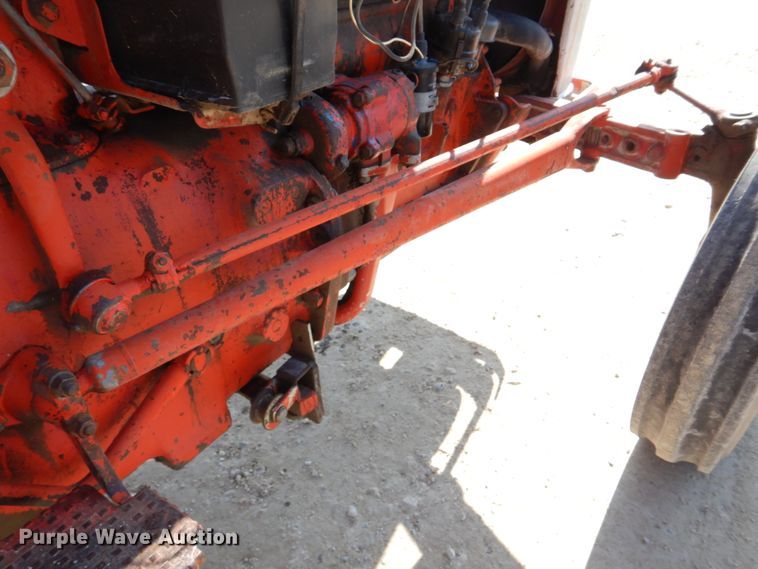 image for item DE7522 Ford 800 Series  tractor