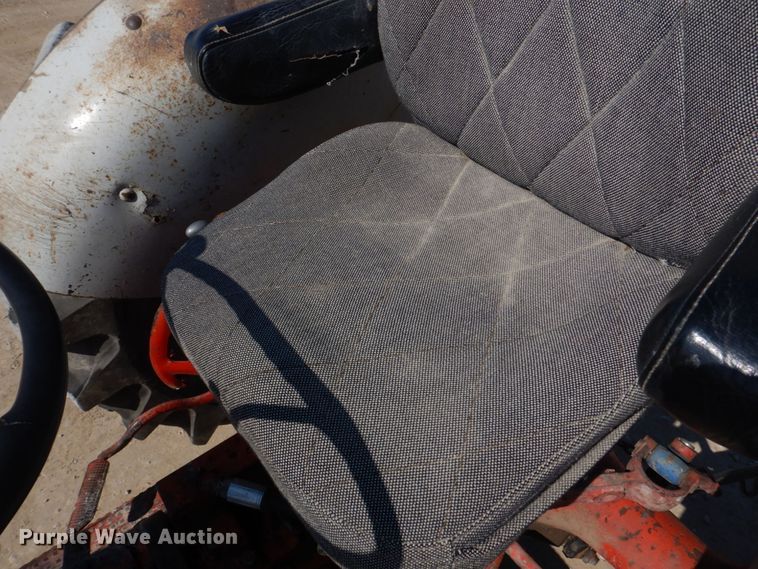 image for item DE7522 Ford 800 Series  tractor