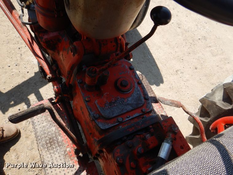 image for item DE7522 Ford 800 Series  tractor