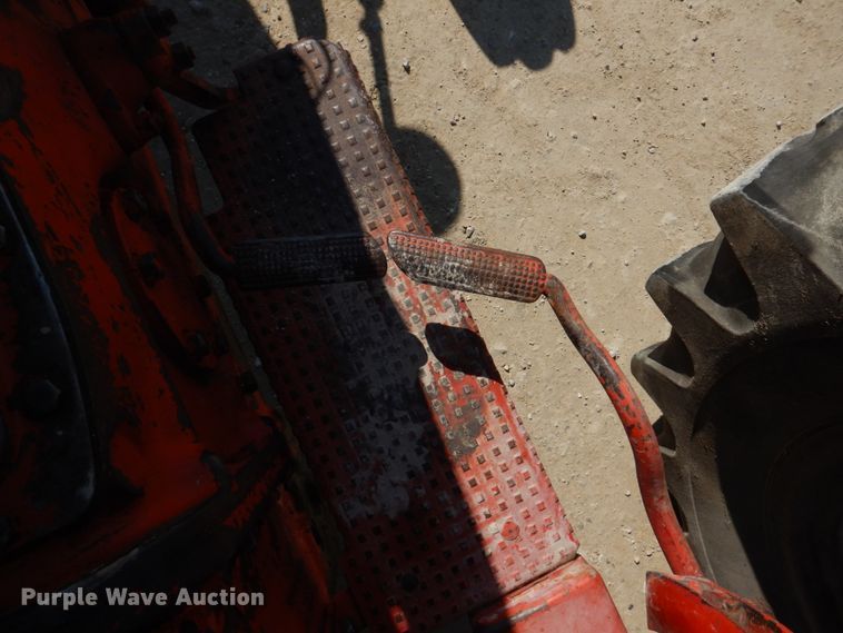 image for item DE7522 Ford 800 Series  tractor