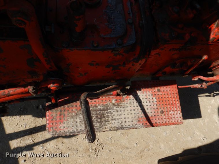 image for item DE7522 Ford 800 Series  tractor