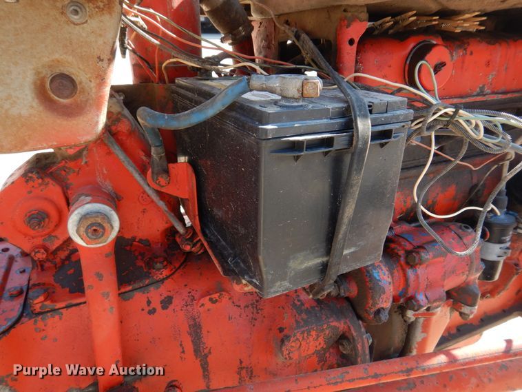 image for item DE7522 Ford 800 Series  tractor