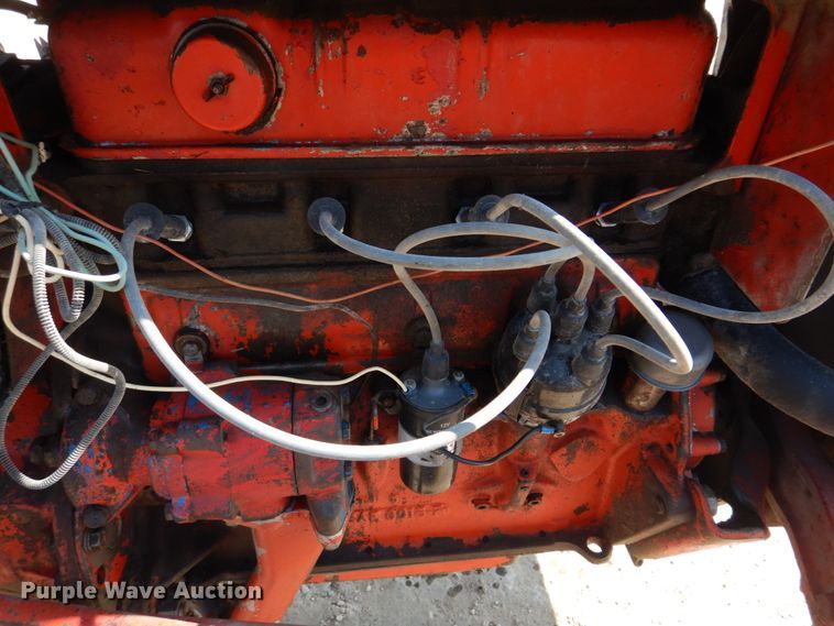 image for item DE7522 Ford 800 Series  tractor