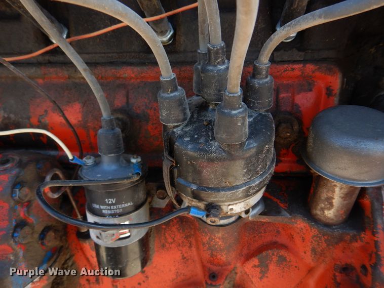 image for item DE7522 Ford 800 Series  tractor