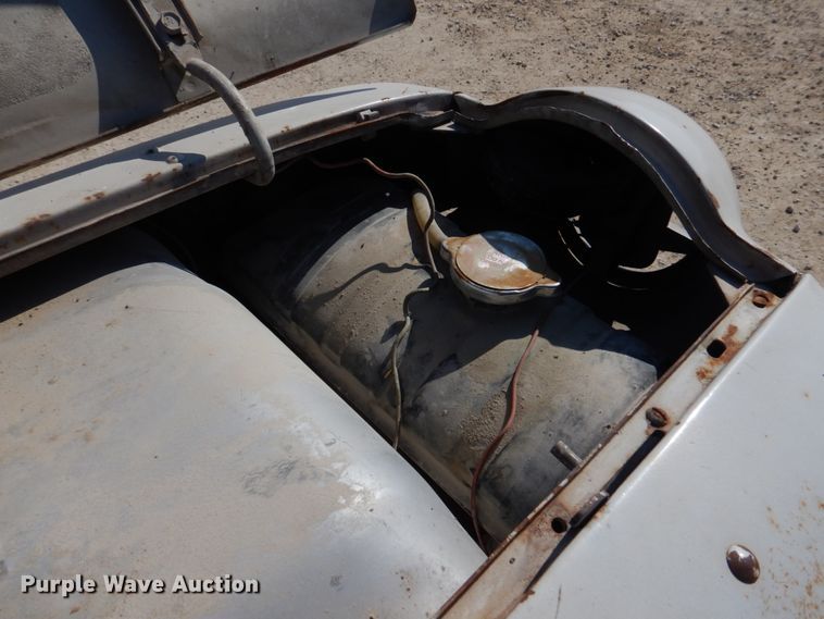 image for item DE7522 Ford 800 Series  tractor