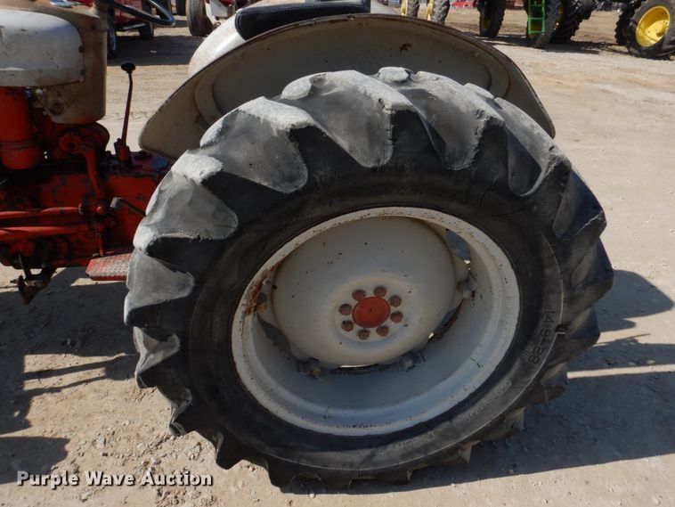 image for item DE7522 Ford 800 Series  tractor