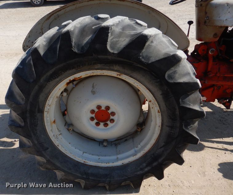 image for item DE7522 Ford 800 Series  tractor