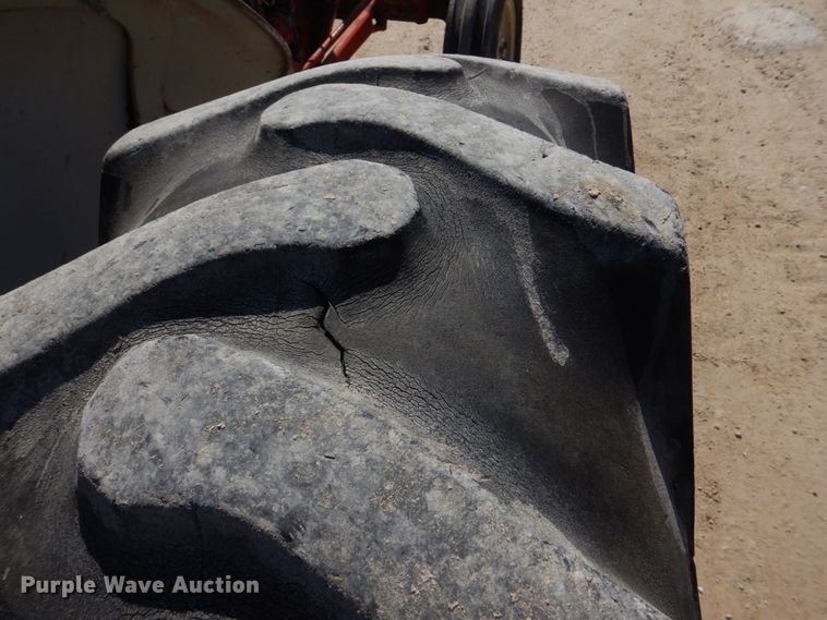 image for item DE7522 Ford 800 Series  tractor