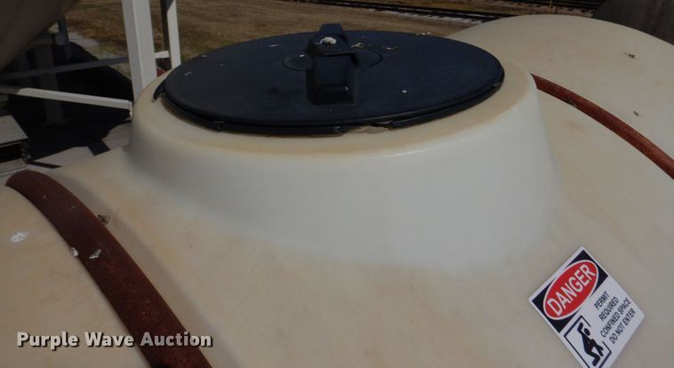 image for item DE7525 P&H 2808-T  nurse tank trailer