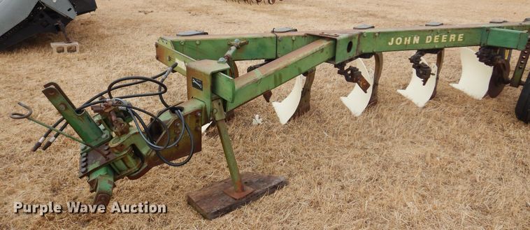 image for item DF0085 John Deere 2600  five bottom plow