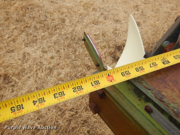 image for item DF0085 John Deere 2600  five bottom plow