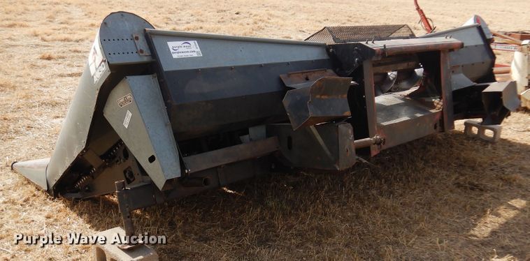 image for item DF0086 AGCO A-630  corn head