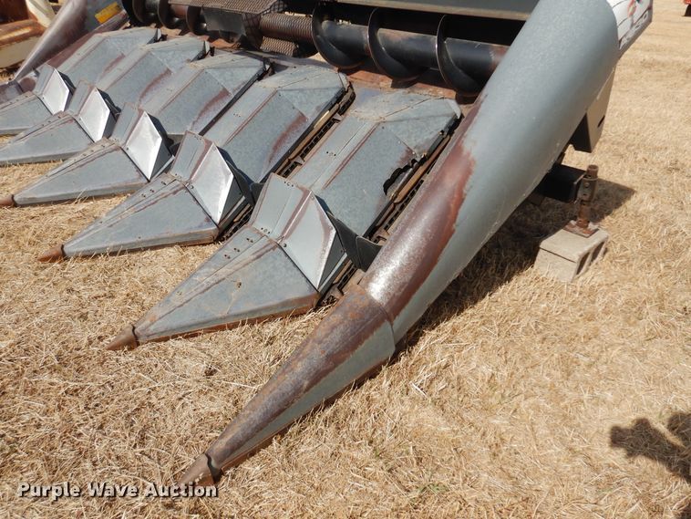 image for item DF0086 AGCO A-630  corn head