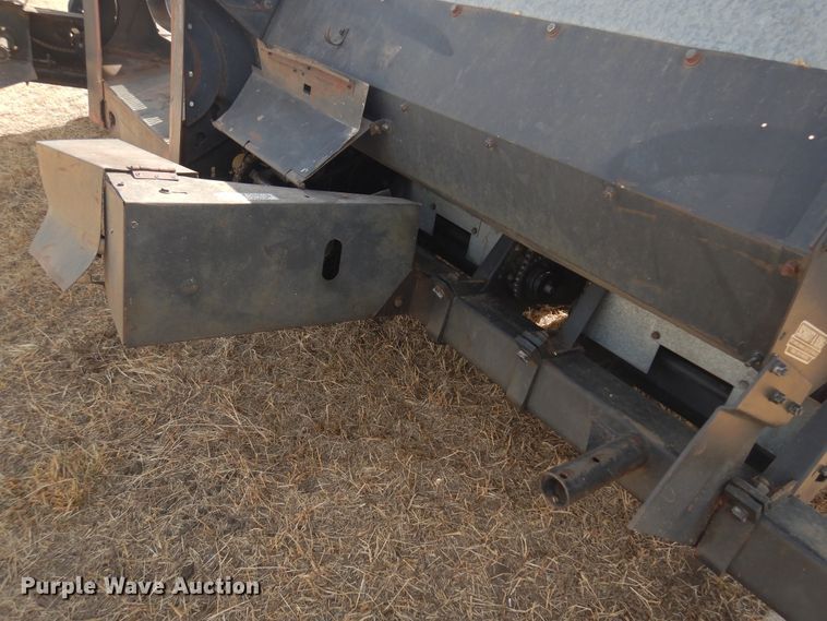 image for item DF0086 AGCO A-630  corn head