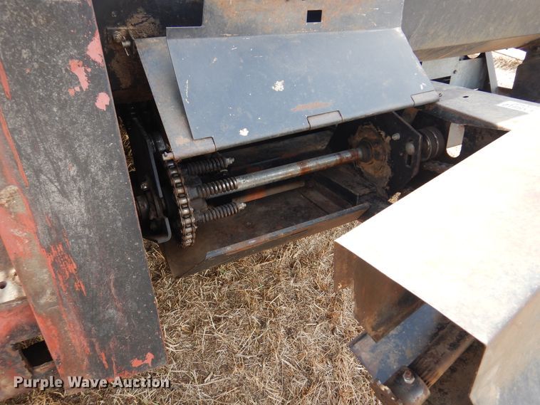 image for item DF0086 AGCO A-630  corn head