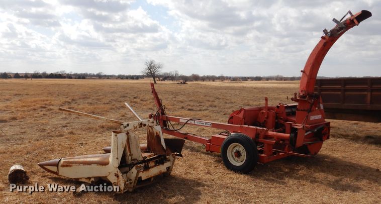 image for item DF0088 Hesston 150  forage harvester