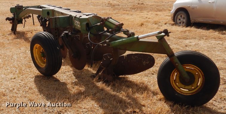 image for item DF0093 John Deere 2700  six bottom plow