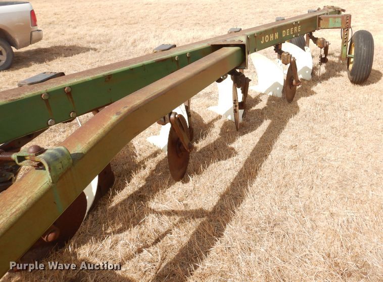 image for item DF0093 John Deere 2700  six bottom plow