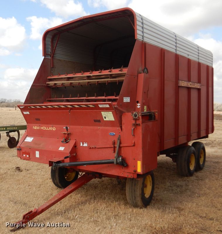 image for item DF0094 New Holland 716  silage wagon