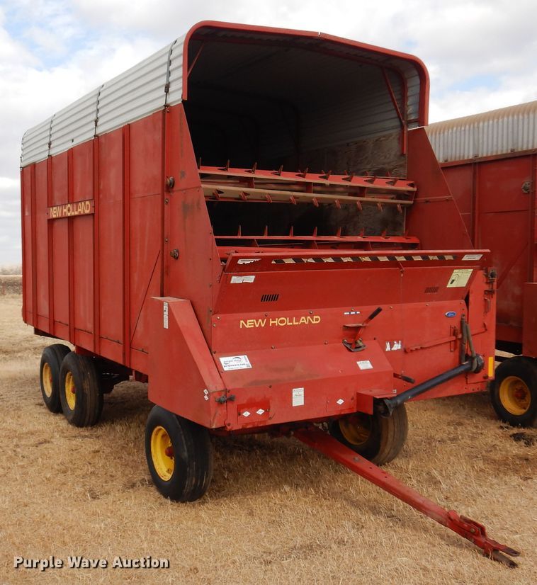image for item DF0094 New Holland 716  silage wagon