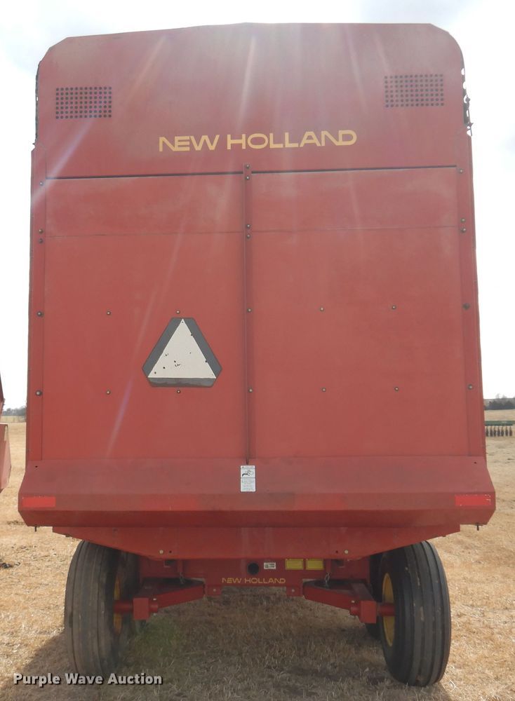 image for item DF0094 New Holland 716  silage wagon
