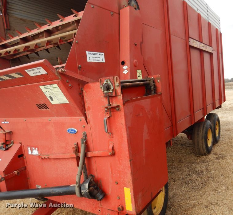 image for item DF0094 New Holland 716  silage wagon