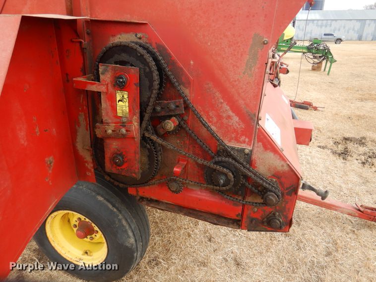 image for item DF0094 New Holland 716  silage wagon