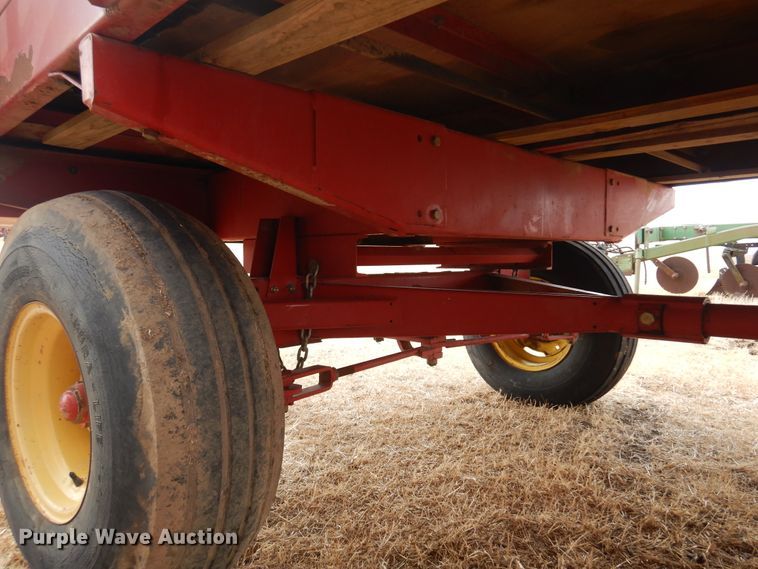 image for item DF0094 New Holland 716  silage wagon