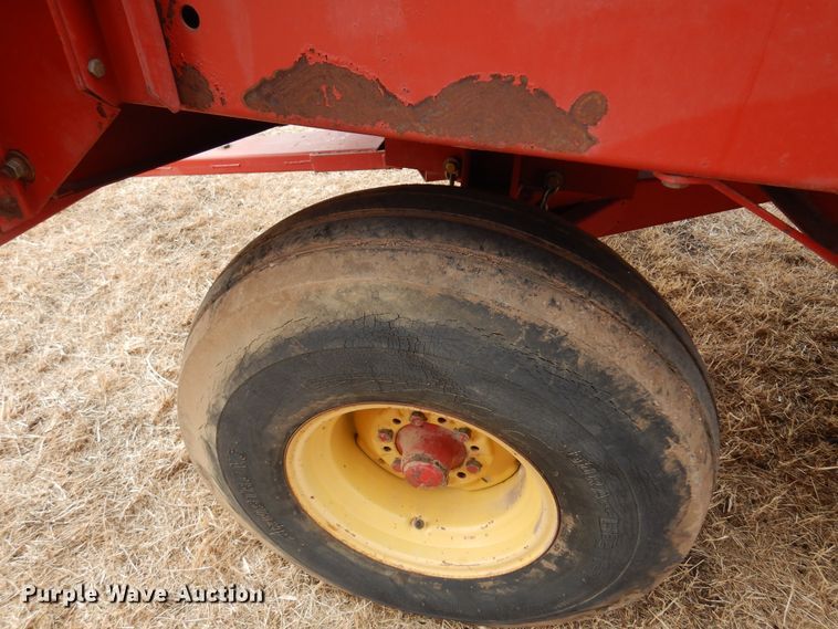 image for item DF0094 New Holland 716  silage wagon